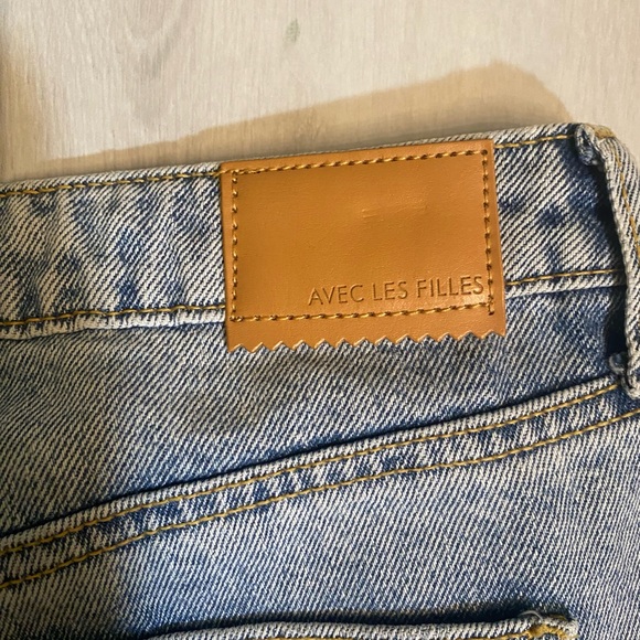 NWT Avec Les Filles Distressed High Waisted Mom
Jeans - size 27 - Picture 8 of 10